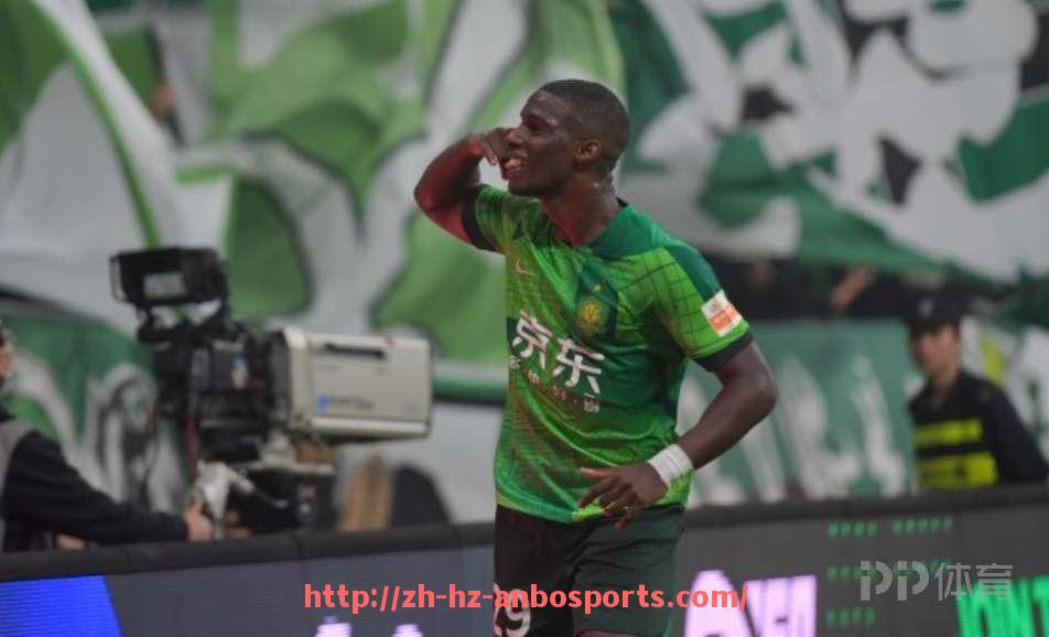 安博体育官网-CBA篮球队帅哥球员盘点及球迷关注焦点