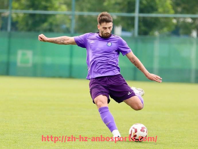 安博体育官网-AC米兰2009年欧冠夺冠全纪录及赛季亮点